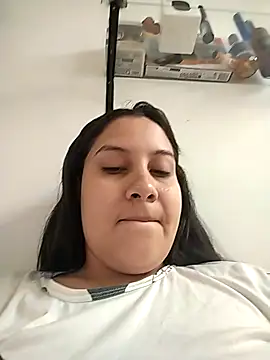 esmeralda jadees online show from 04/22/26, 07:37