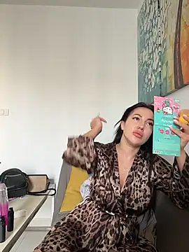 Snapshot of AleksandraRich chatting on 11/25/25, 01:16 AleksandraRich online show from 11/25/25, 01:16