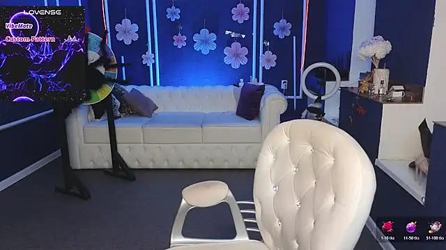 Snapshot of Kira_Kenet chatting on 10/27/25, 09:46 Kira Kenet online show from 10/27/25, 09:46