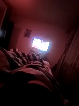 Snapshot of HardEllaDron chatting on 12/13/25, 10:59 HardEllaDron online show from 12/13/25, 10:59