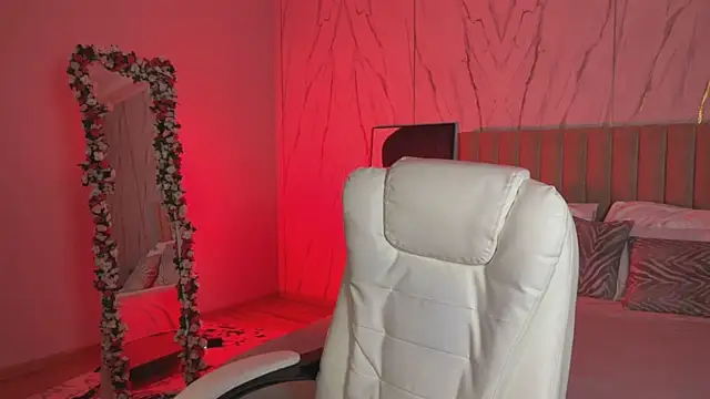  Vikky Moon  online show from 11/29/25, 12:57