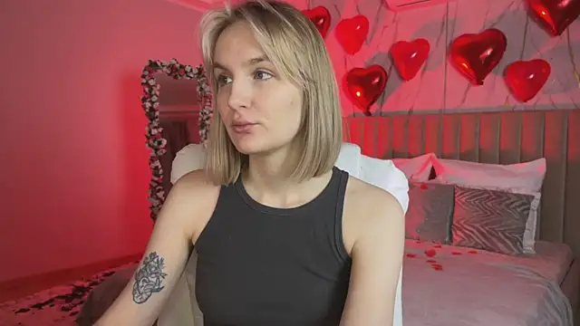  Vikky Moon  online show from 02/11/26, 12:26