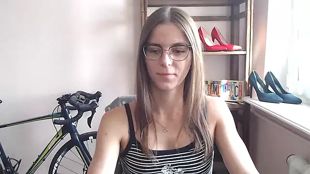 Snapshot of love_megi chatting on 05/04/26, 01:29 love megi online show from 05/04/26, 01:29