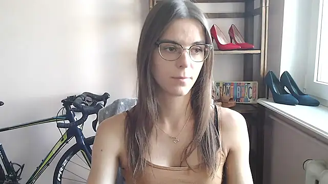 Snapshot of love_megi chatting on 05/09/26, 06:18 love megi online show from 05/09/26, 06:18