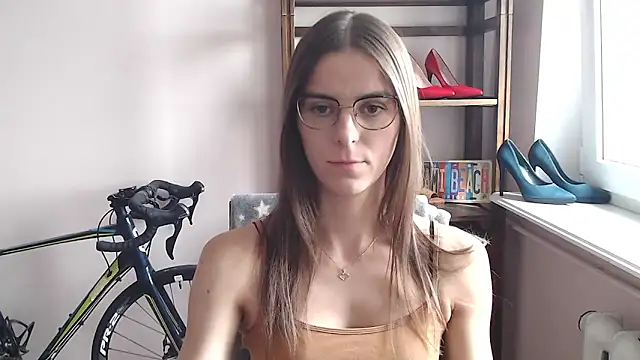 Snapshot of love_megi chatting on 05/11/26, 01:28 love megi online show from 05/11/26, 01:28