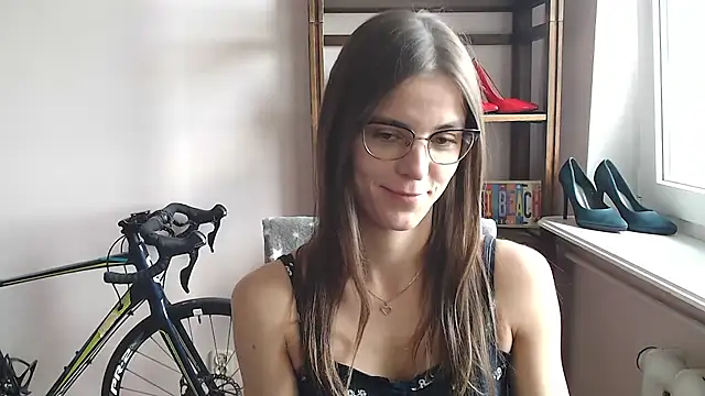 Snapshot of love_megi chatting on 05/19/26, 01:28 love megi online show from 05/19/26, 01:28