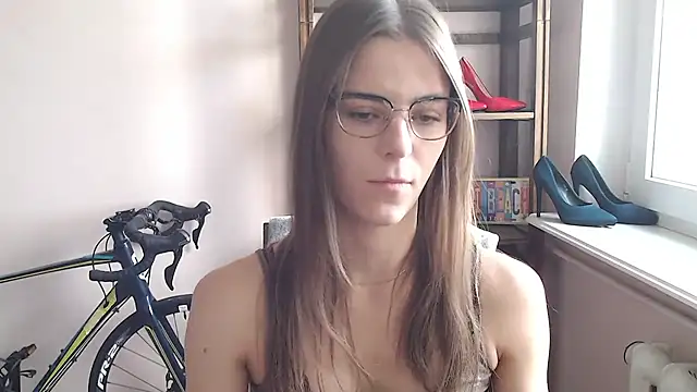 Snapshot of love_megi chatting on 05/23/26, 06:29 love megi online show from 05/23/26, 06:29