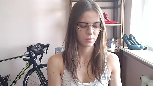 Snapshot of love_megi chatting on 05/26/26, 01:29 love megi online show from 05/26/26, 01:29