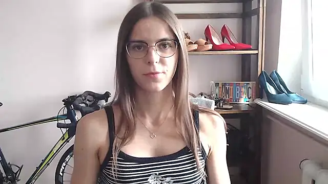 Snapshot of love_megi chatting on 06/04/26, 01:28 love megi online show from 06/04/26, 01:28