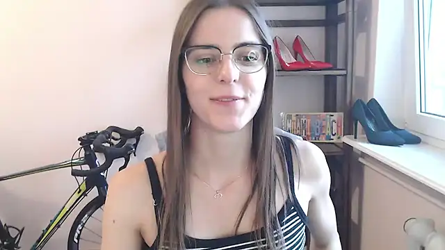 Snapshot of love_megi chatting on 06/14/26, 06:43 love megi online show from 06/14/26, 06:43