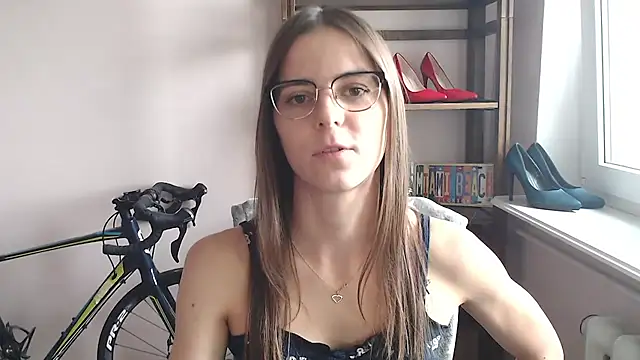 Snapshot of love_megi chatting on 06/15/26, 01:35 love megi online show from 06/15/26, 01:35