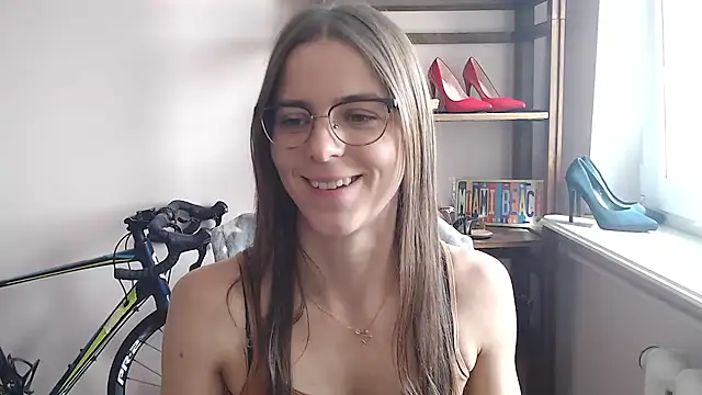 Snapshot of love_megi chatting on 06/16/26, 01:36 love megi online show from 06/16/26, 01:36
