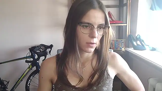 Snapshot of love_megi chatting on 06/22/26, 01:30 love megi online show from 06/22/26, 01:30