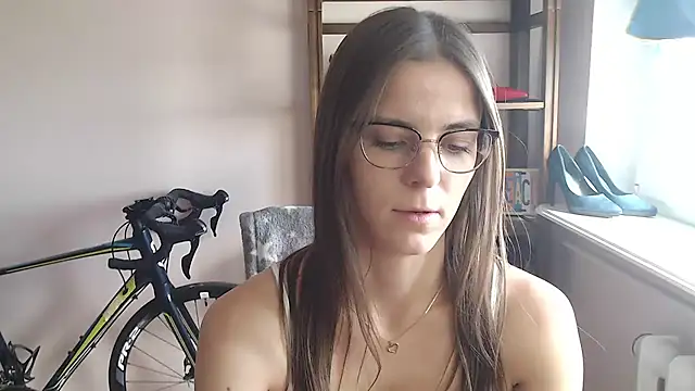 Snapshot of love_megi chatting on 06/23/26, 01:31 love megi online show from 06/23/26, 01:31