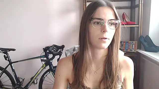 Snapshot of love_megi chatting on 08/08/26, 06:26 love megi online show from 08/08/26, 06:26