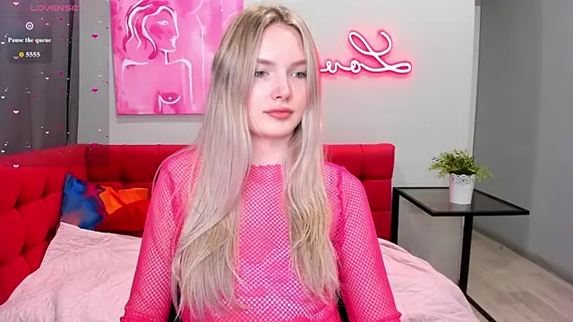 Snapshot of EvelineAmore chatting on 07/04/26, 01:23 EvelineAmore online show from 07/04/26, 01:23
