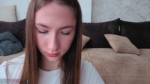 Kira mindnes online show from 04/17/26, 06:27