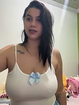 Snapshot of roldanmary chatting on 10/23/25, 03:17 roldanmary online show from 10/23/25, 03:17