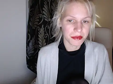 ElssaRush online show from 03/18/25, 06:15