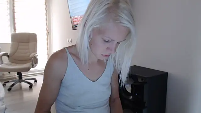 ElssaRush online show from 09/26/25, 09:57