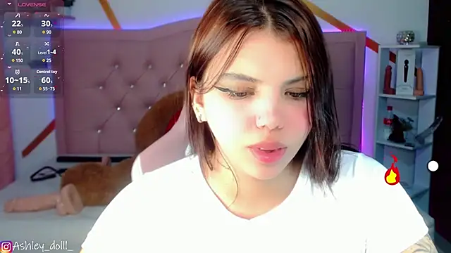 Snapshot of Ashley_dolll chatting on 09/23/25, 05:10 Ashley dolll online show from 09/23/25, 05:10