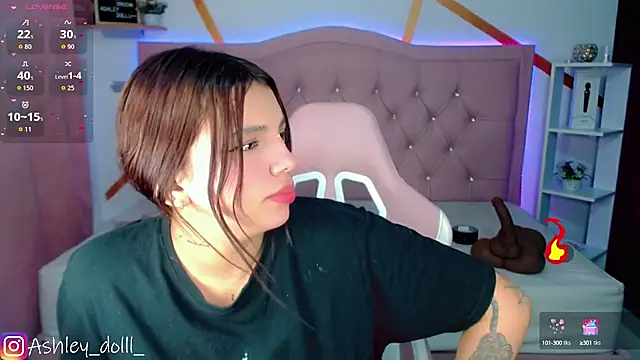 Snapshot of Ashley_dolll chatting on 10/03/25, 09:12 Ashley dolll online show from 10/03/25, 09:12