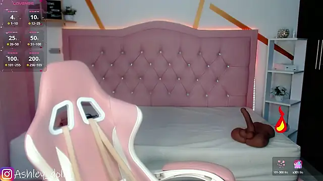 Snapshot of Ashley_dolll chatting on 10/05/25, 09:02 Ashley dolll online show from 10/05/25, 09:02