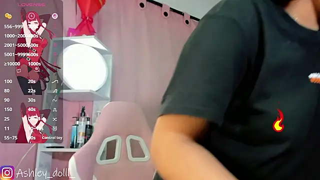 Snapshot of Ashley_dolll chatting on 12/02/25, 09:10 Ashley dolll online show from 12/02/25, 09:10