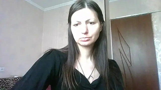 Snapshot of AliseWats chatting on 03/11/25, 09:24 AliseWats online show from 03/11/25, 09:24