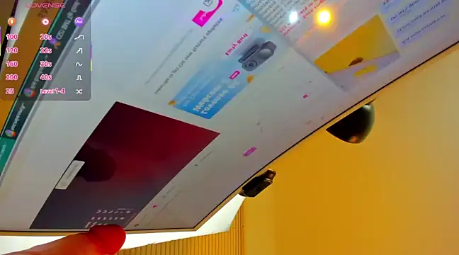  LiilyWong online show from 03/22/25, 08:40