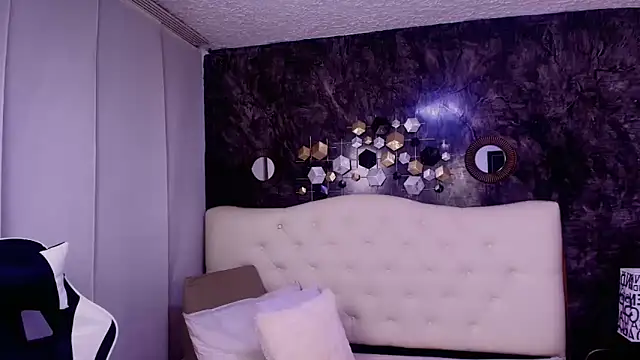  LiilyWong online show from 09/27/25, 12:04