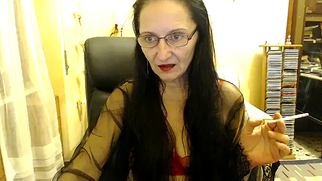 Snapshot of RobertaFox69 chatting on 10/28/25, 07:05 RobertaFox69 online show from 10/28/25, 07:05