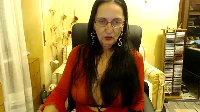 Snapshot of RobertaFox69 chatting on 12/05/25, 08:16 RobertaFox69 online show from 12/05/25, 08:16