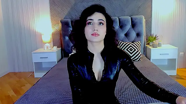 Maya Rogerss online show from 12/05/25, 02:25