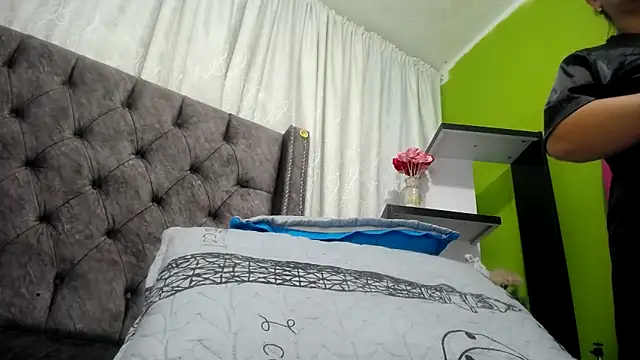 ANA-BULLOCK- online show from 10/03/25, 12:24