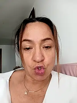 weet Evans    online show from 02/06/26, 04:32