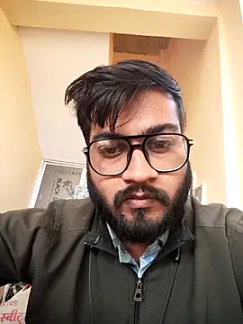 Snapshot of mpaale11 chatting on 11/13/25, 08:13 mpaale11 online show from 11/13/25, 08:13