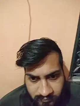 Snapshot of mpaale11 chatting on 12/14/25, 12:32 mpaale11 online show from 12/14/25, 12:32