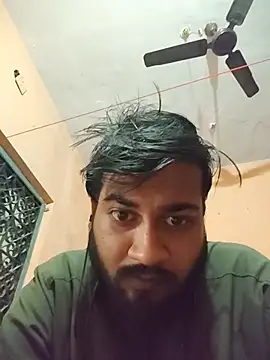 Snapshot of mpaale11 chatting on 12/17/25, 11:05 mpaale11 online show from 12/17/25, 11:05