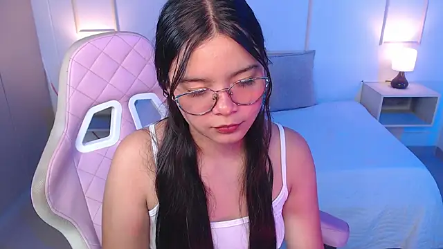 Snapshot of lilly_1948 chatting on 03/11/25, 07:47 lilly 1948 online show from 03/11/25, 07:47