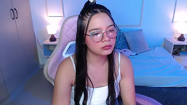 Snapshot of lilly_1948 chatting on 03/15/25, 10:11 lilly 1948 online show from 03/15/25, 10:11