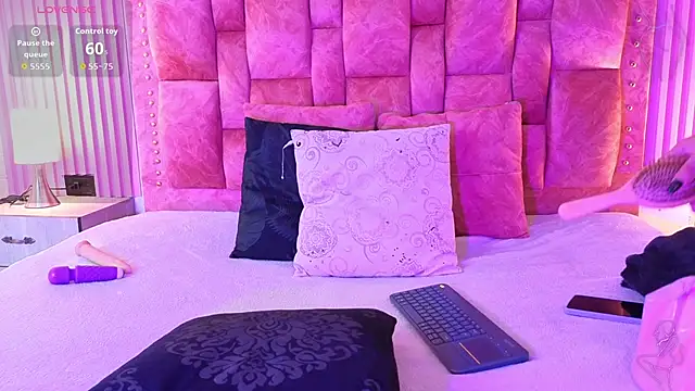 goldilockss15 online show from 10/06/25, 03:15