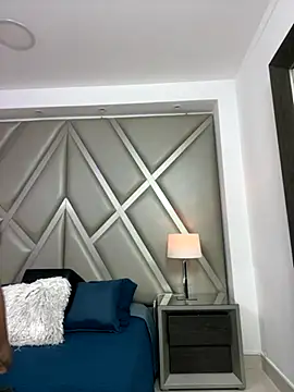 AlesiaCooper online show from 11/26/25, 08:10