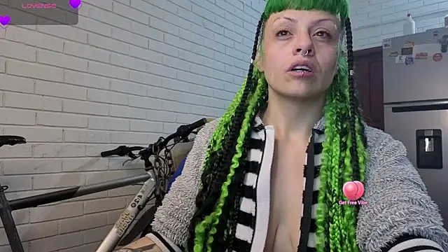 Snapshot of freyaa_sorcerees chatting on 09/14/25, 02:54 freyaa sorcerees online show from 09/14/25, 02:54