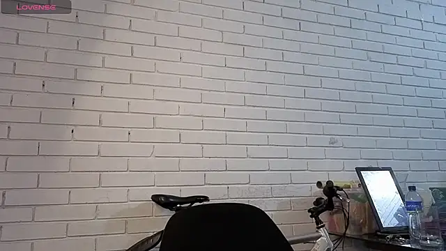 Snapshot of freyaa_sorcerees chatting on 10/16/25, 01:50 freyaa sorcerees online show from 10/16/25, 01:50