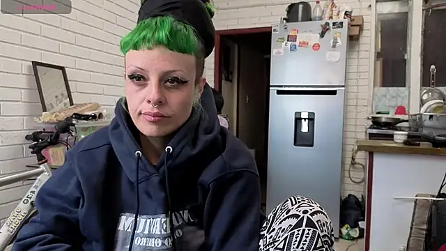 Snapshot of freyaa_sorcerees chatting on 10/17/25, 01:25 freyaa sorcerees online show from 10/17/25, 01:25