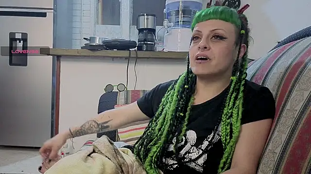 Snapshot of freyaa_sorcerees chatting on 10/20/25, 02:45 freyaa sorcerees online show from 10/20/25, 02:45