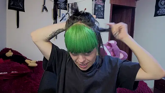 Snapshot of freyaa_sorcerees chatting on 12/02/25, 03:40 freyaa sorcerees online show from 12/02/25, 03:40