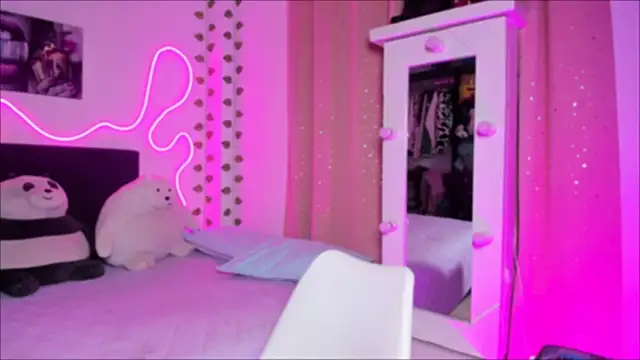 Vickysth online show from 10/20/25, 10:32