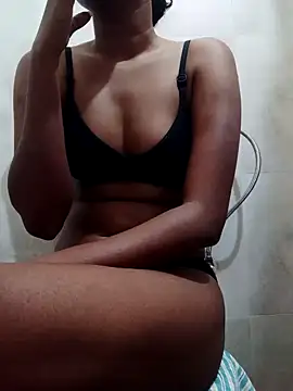 Snapshot of naughtyreva chatting on 03/08/25, 05:59 naughtyreva online show from 03/08/25, 05:59